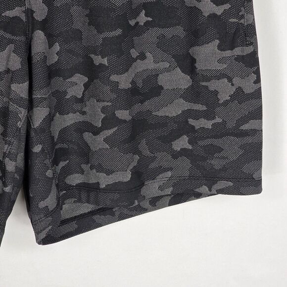 Lululemon Size Large Pace Breaker 7" Short Linerless Mesh Camo Black Gray - Picture 6 of 11
